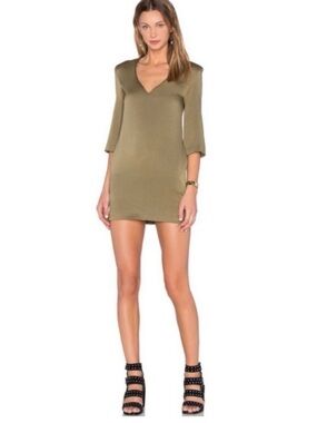 Elliatt Olive V-Neck Mini Shift Dress